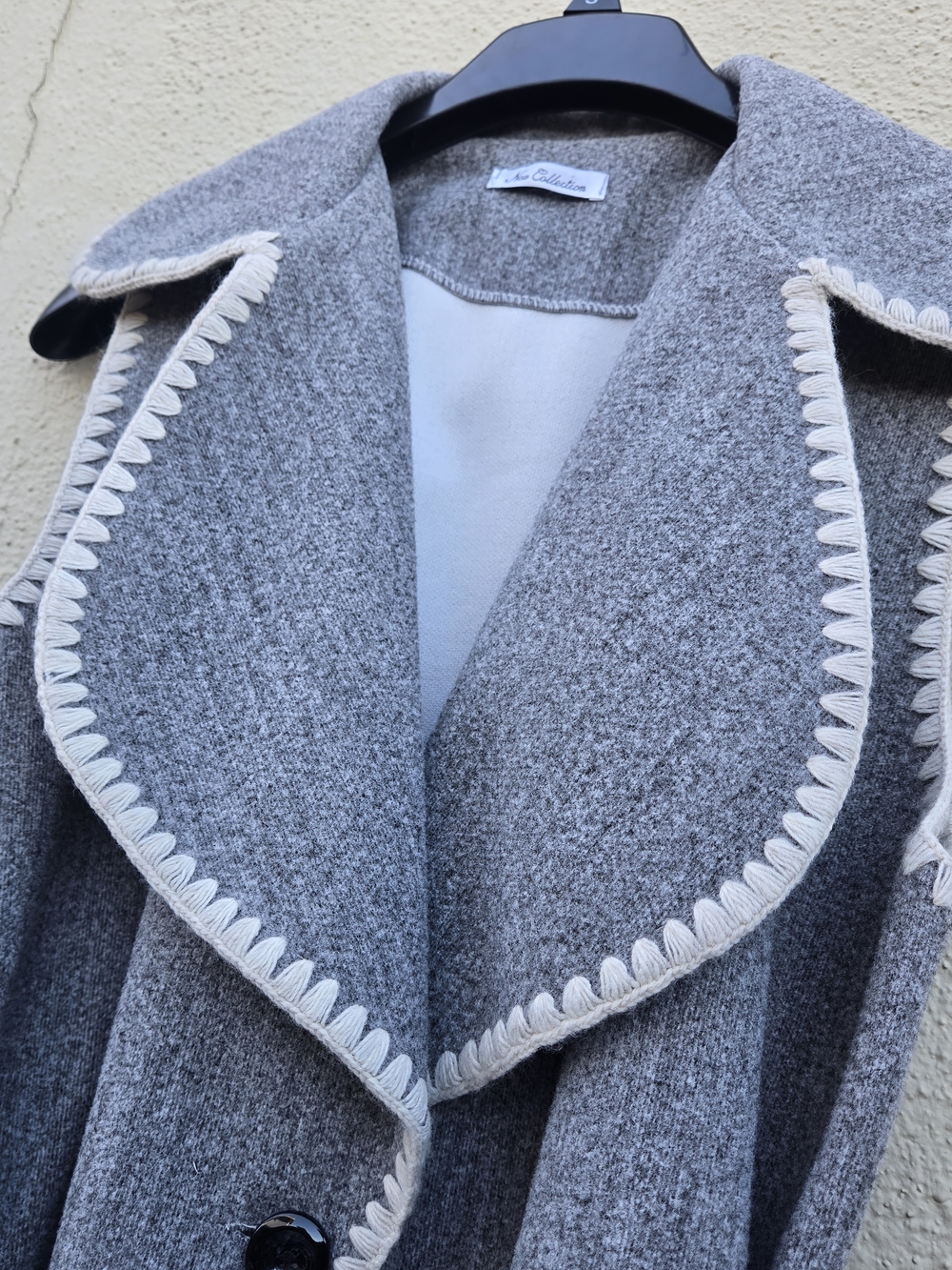 New Collection Gray Sleeveless Vest with White Trim - Picture 5 of 9